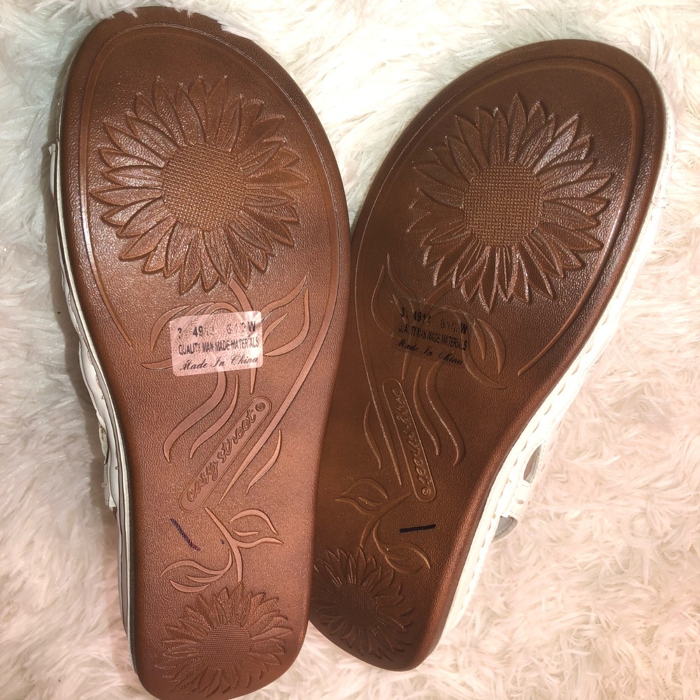 Easy Street White Women's Sandals size 6.5 NWOT - Picture 7 of 9
